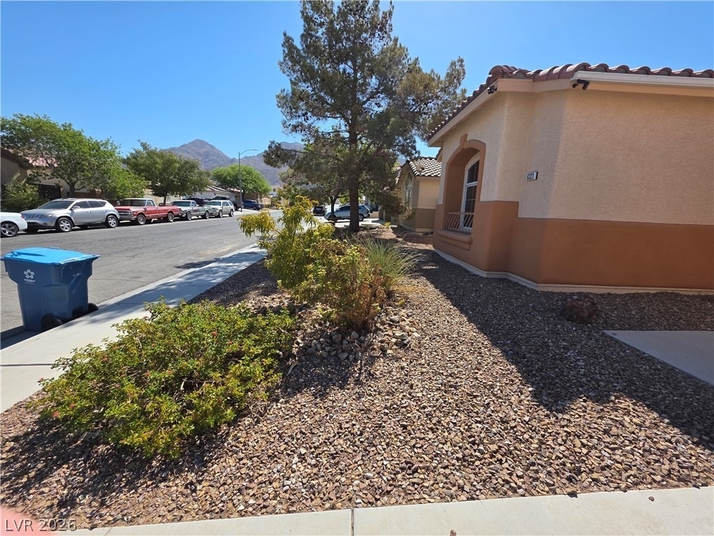 6323 Mahogany Peak Avenue - Photo 4