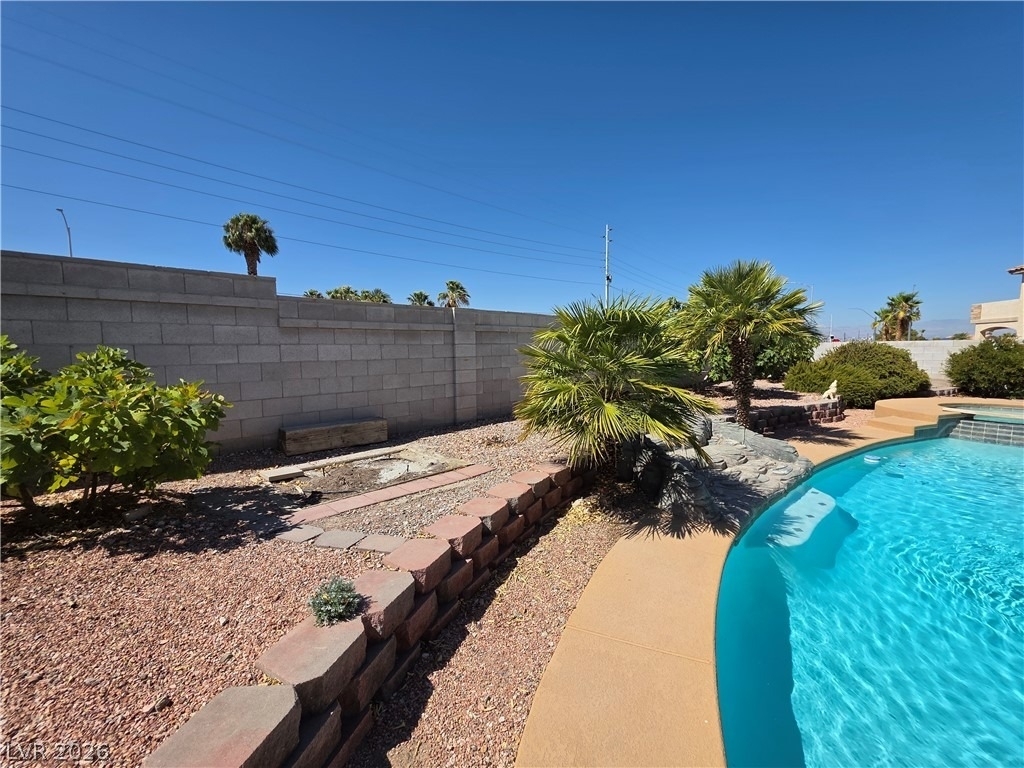 6323 Mahogany Peak Avenue - Photo 16