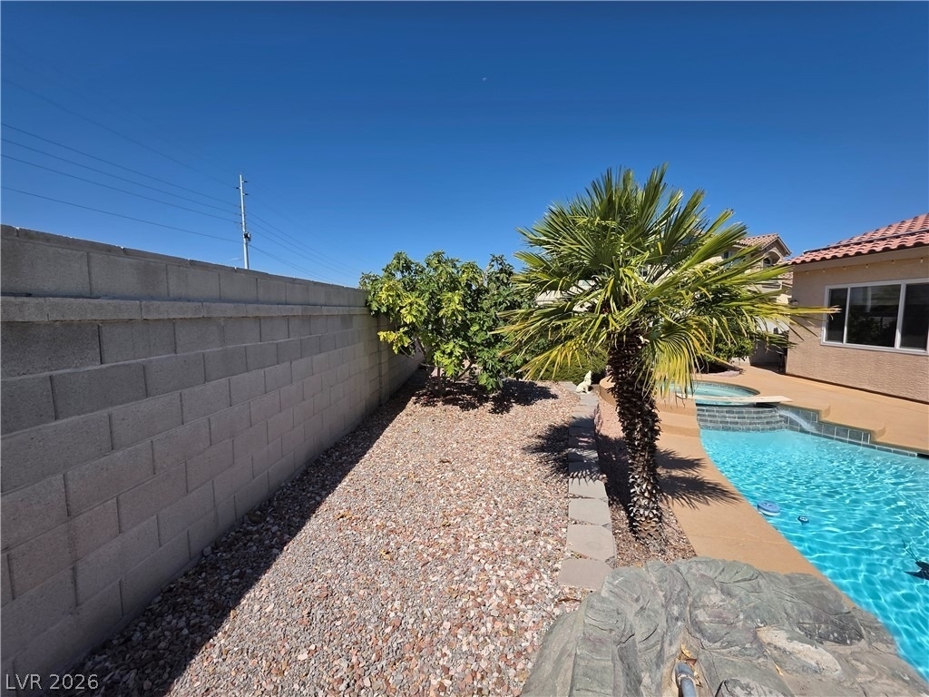 6323 Mahogany Peak Avenue - Photo 17