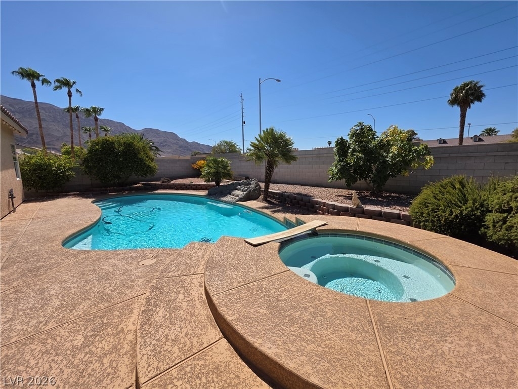 6323 Mahogany Peak Avenue - Photo 13
