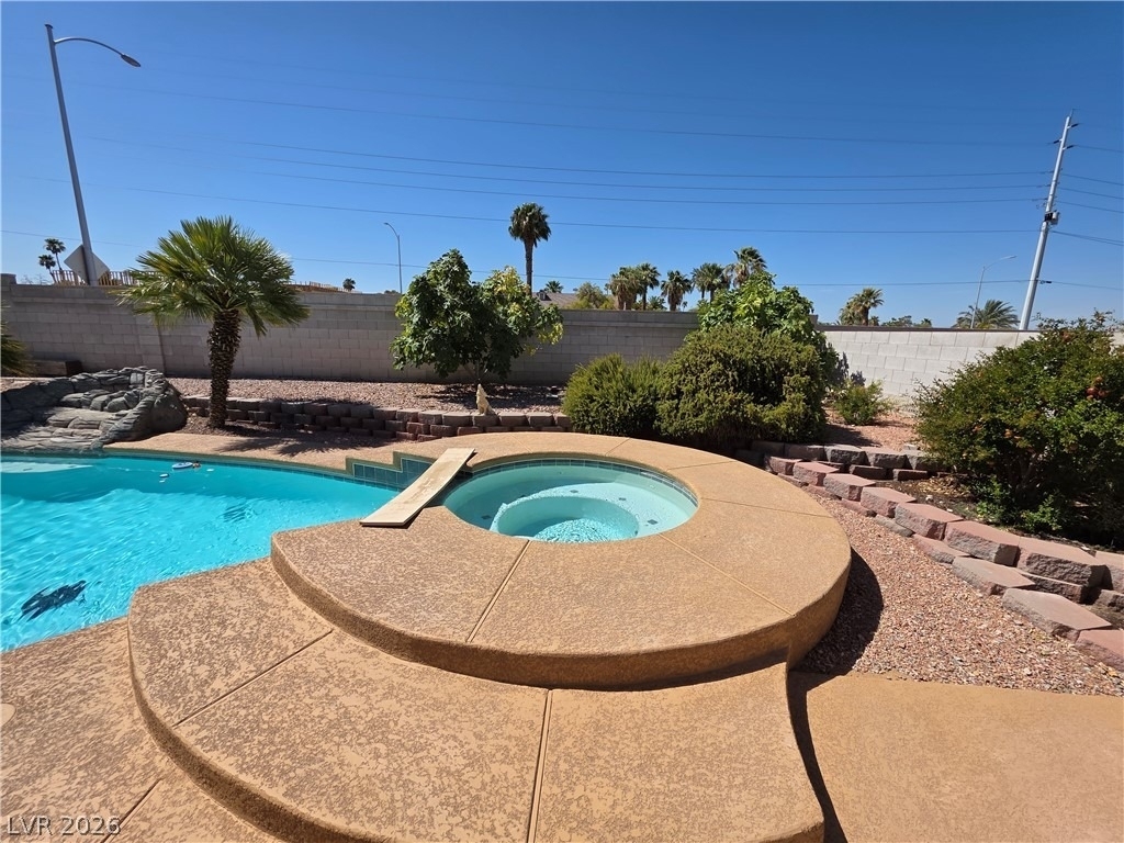 6323 Mahogany Peak Avenue - Photo 12