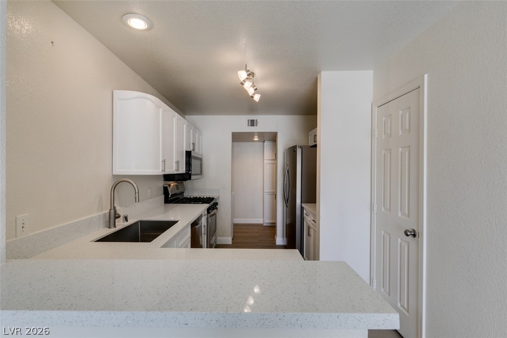 8476 Indigo Sky Avenue - Photo 11