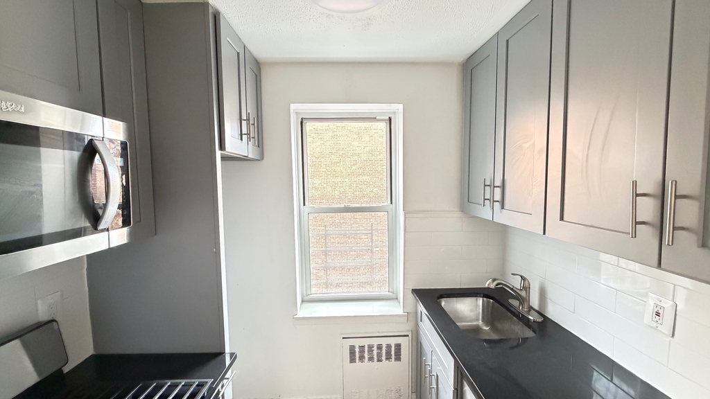 83-33 118th Street - Photo 1