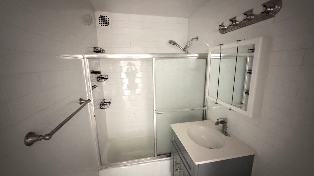 83-33 118th Street - Photo 13