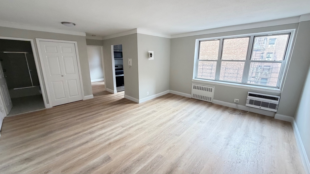 83-33 118th Street - Photo 10