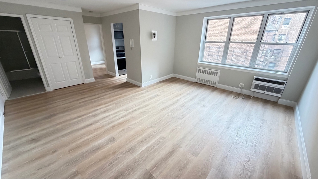 83-33 118th Street - Photo 9