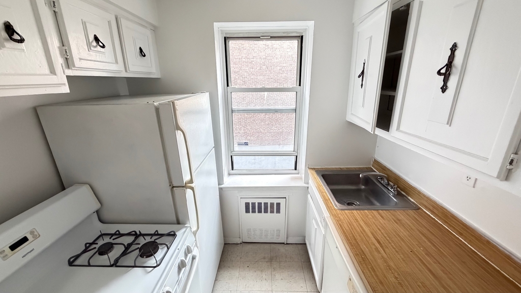 83-33 118th Street - Photo 1