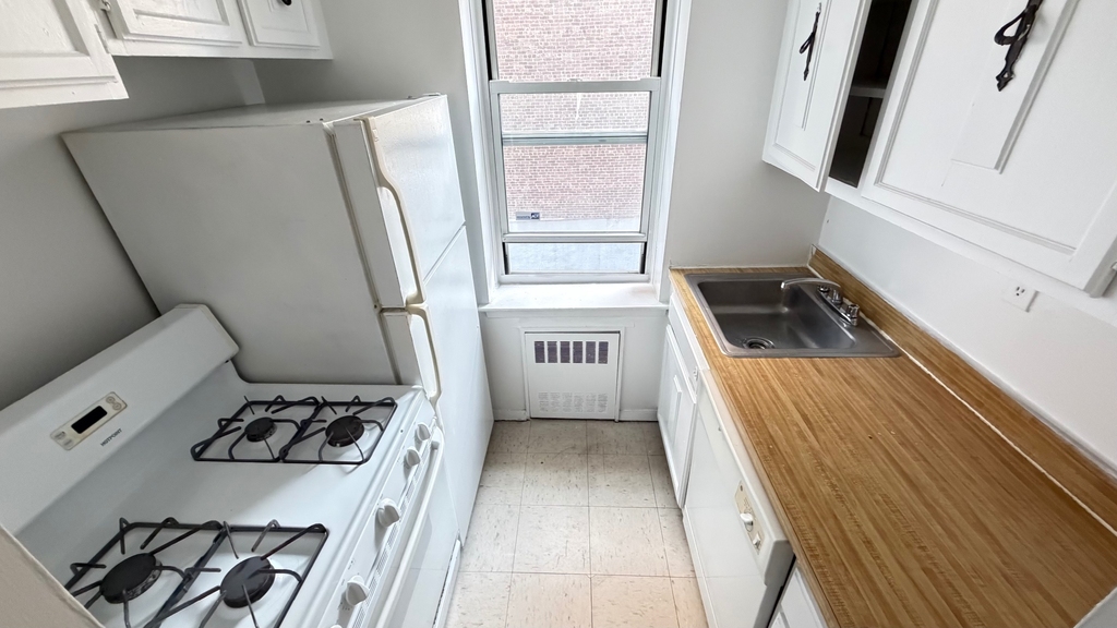 83-33 118th Street - Photo 0