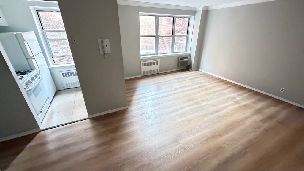 83-33 118th Street - Photo 9