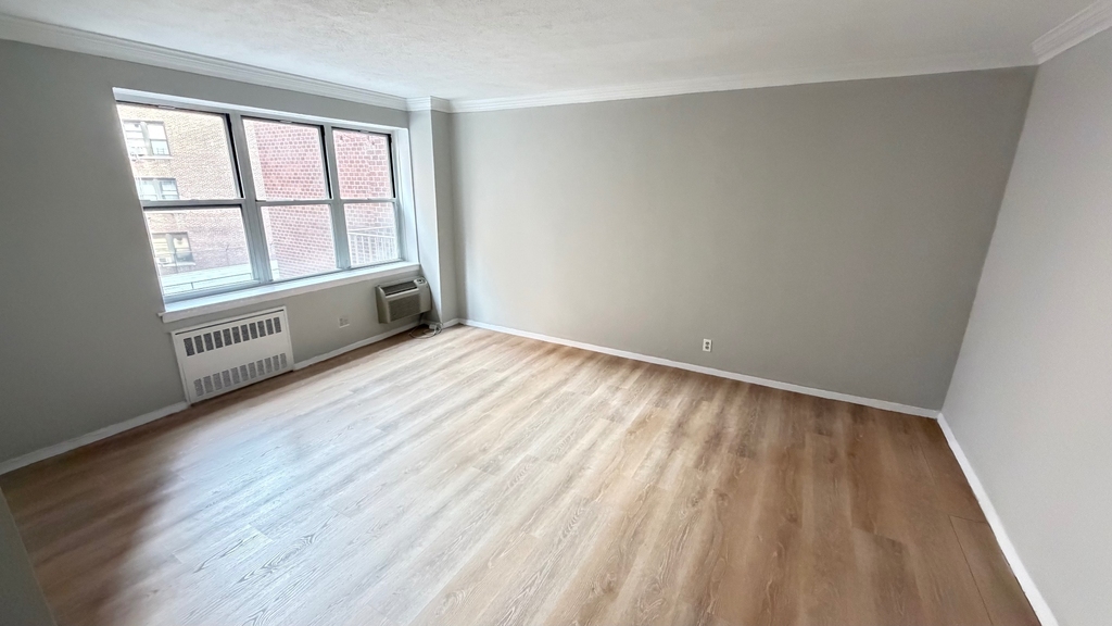83-33 118th Street - Photo 5