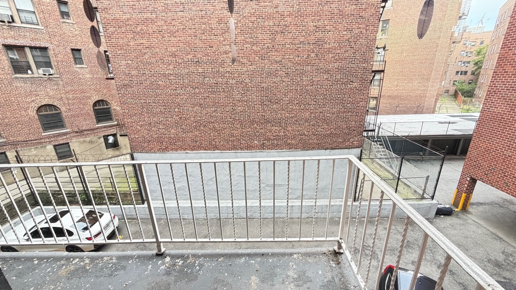 83-33 118th Street - Photo 17