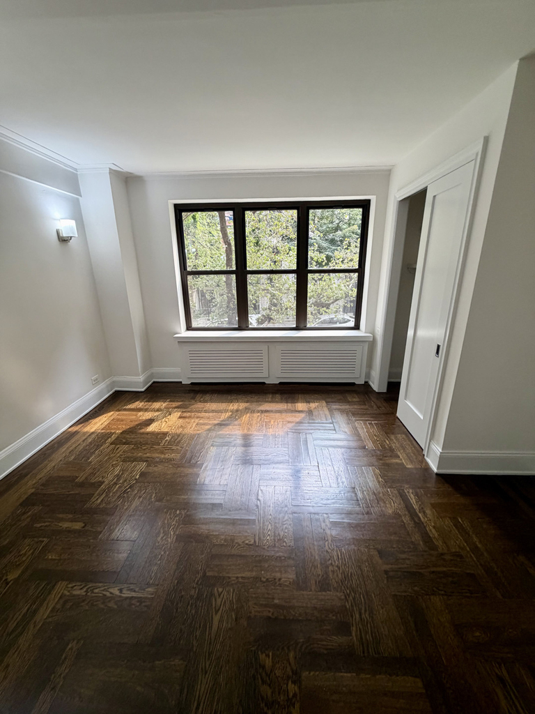 137 East 38th Street - Photo 3