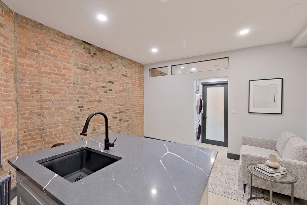 2154 2nd Avenue - Photo 3