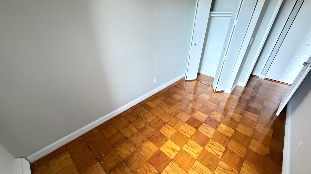 140-16 34th Avenue - Photo 12