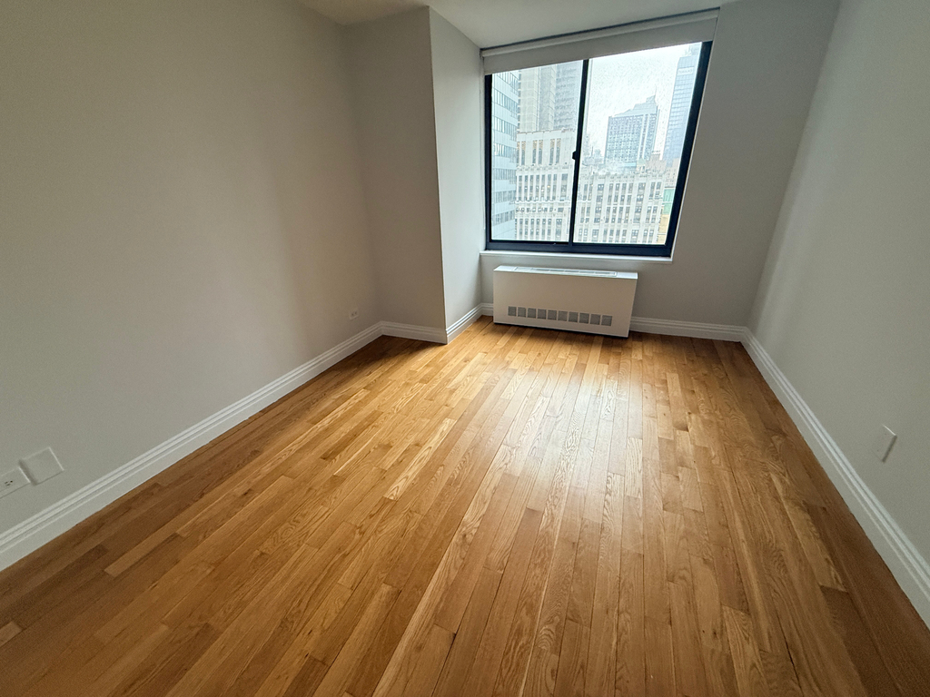 West 48th Street - Photo 6