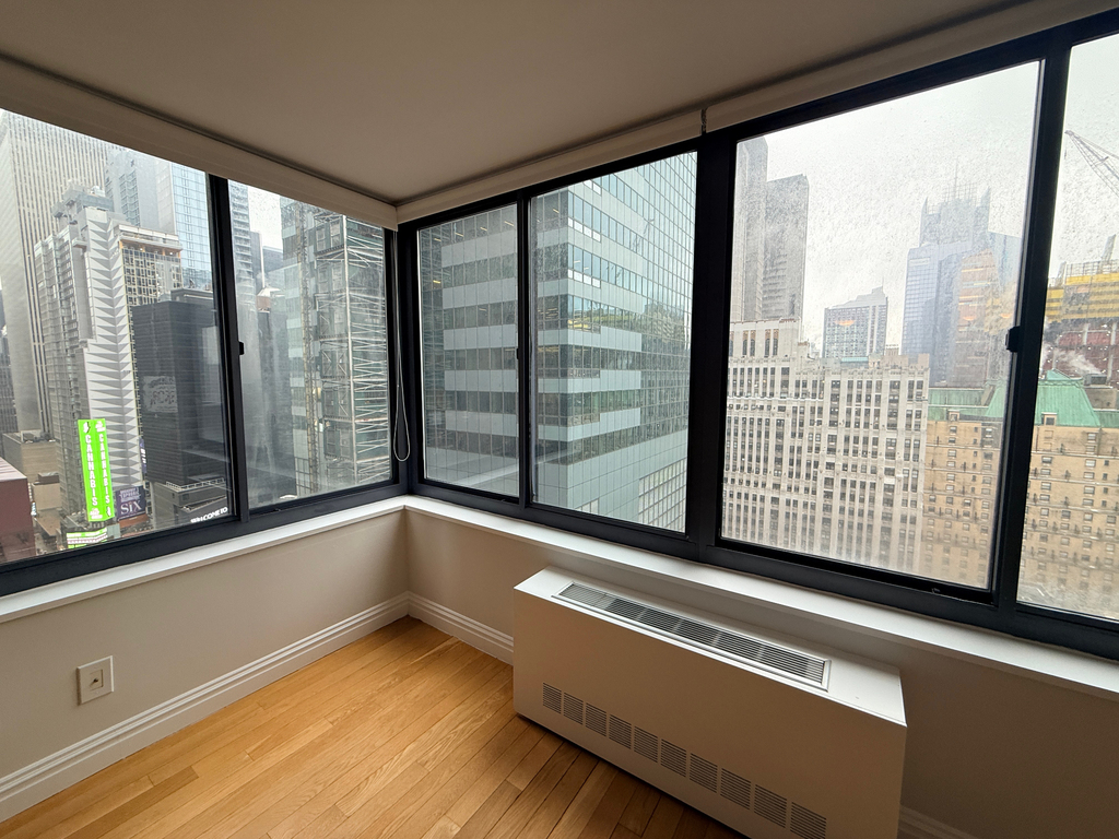 West 48th Street - Photo 0