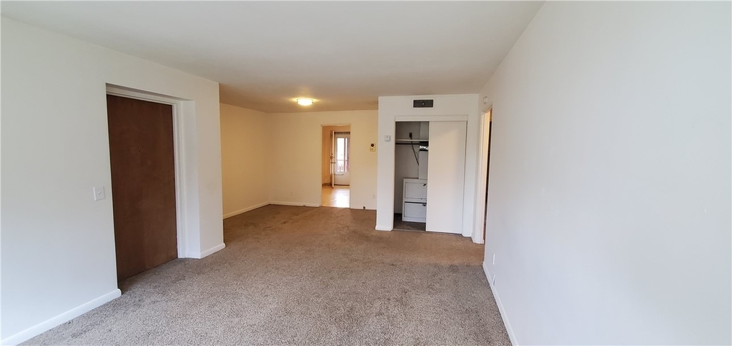 1100 East Avenue - Photo 2