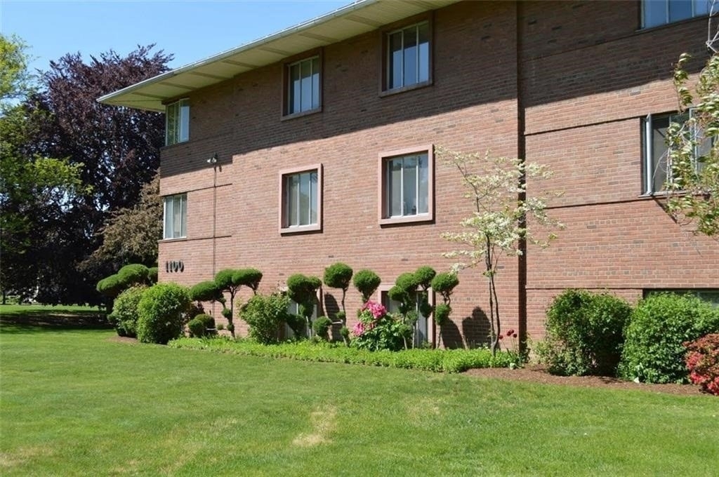 1100 East Avenue - Photo 1