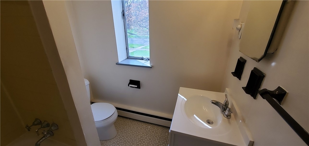1100 East Avenue - Photo 6