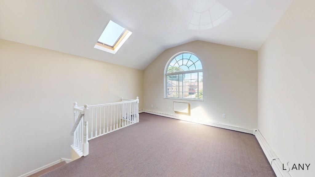 2948 Wickham Ave - Photo 2