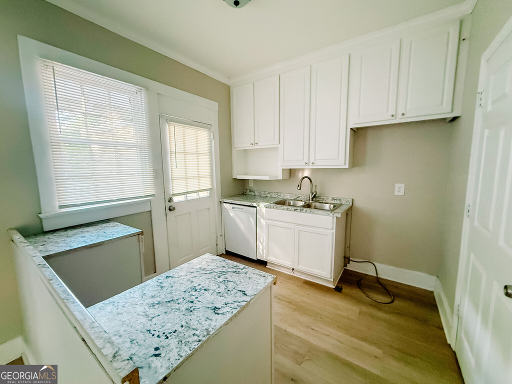 967 Glenridge Drive - Photo 2