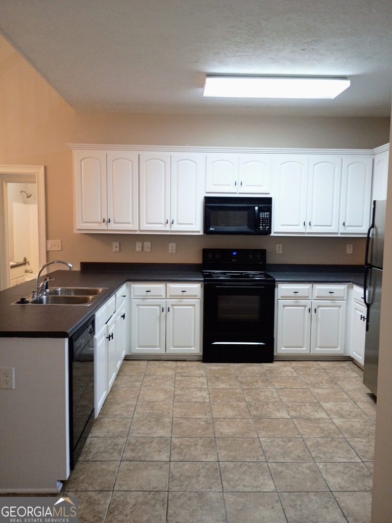 814 11th Street - Photo 6