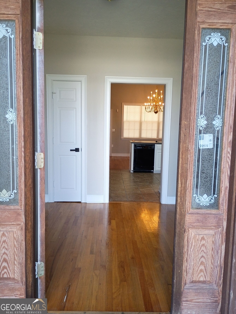 814 11th Street - Photo 2