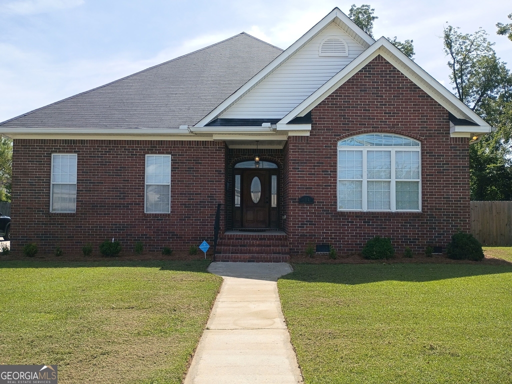 814 11th Street - Photo 0