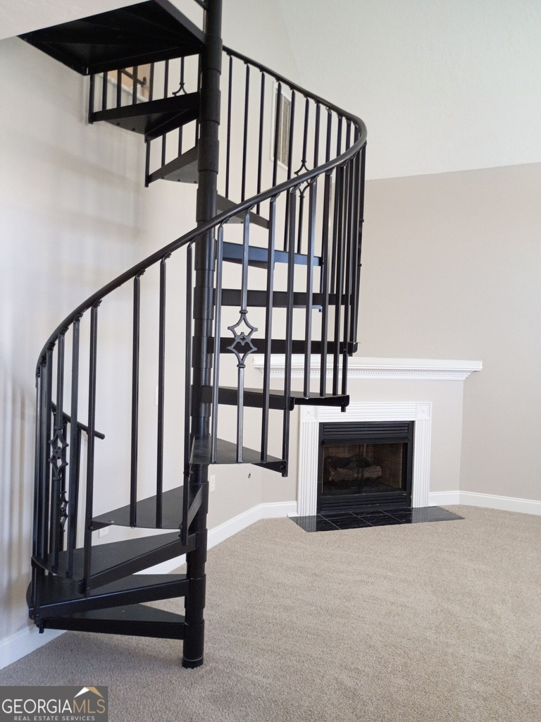814 11th Street - Photo 4
