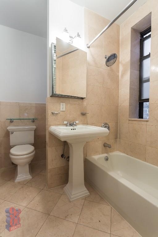 219 East 23rd Street - Photo 2