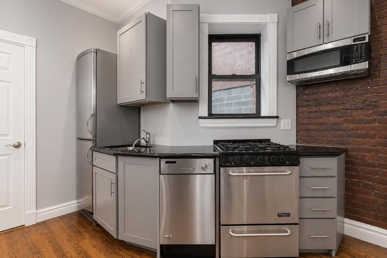 219 East 23rd Street - Photo 5