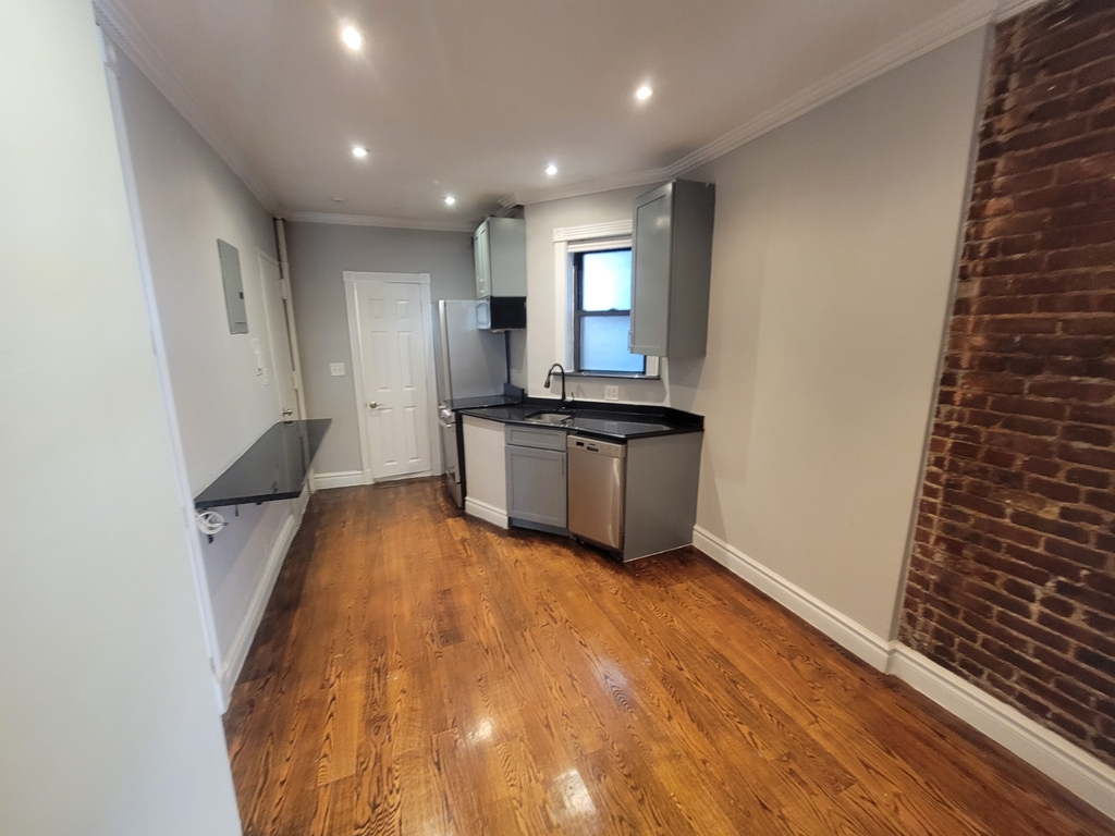 219 East 23rd Street - Photo 2