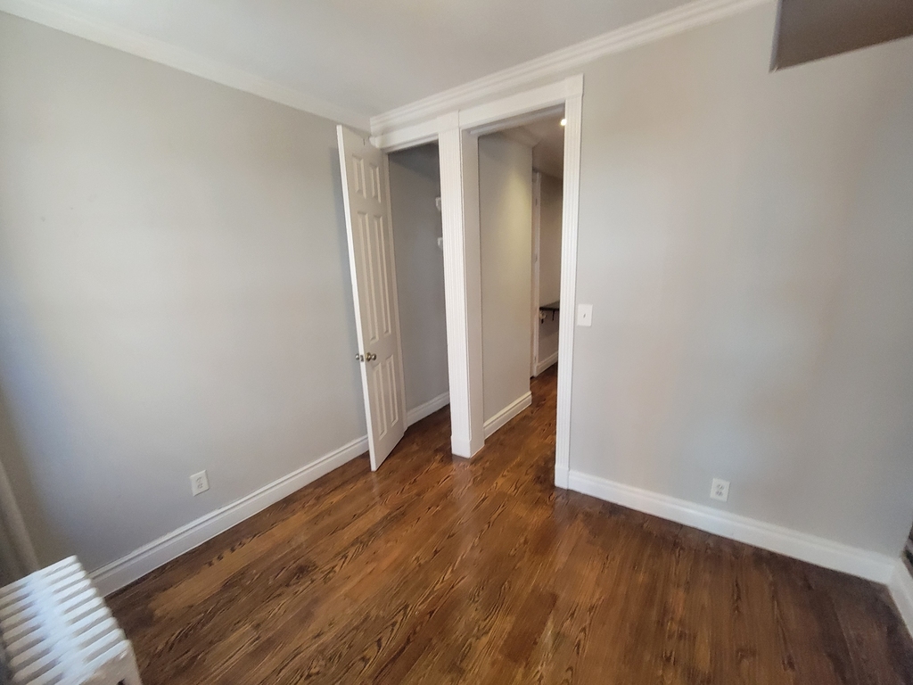 219 East 23rd Street - Photo 5