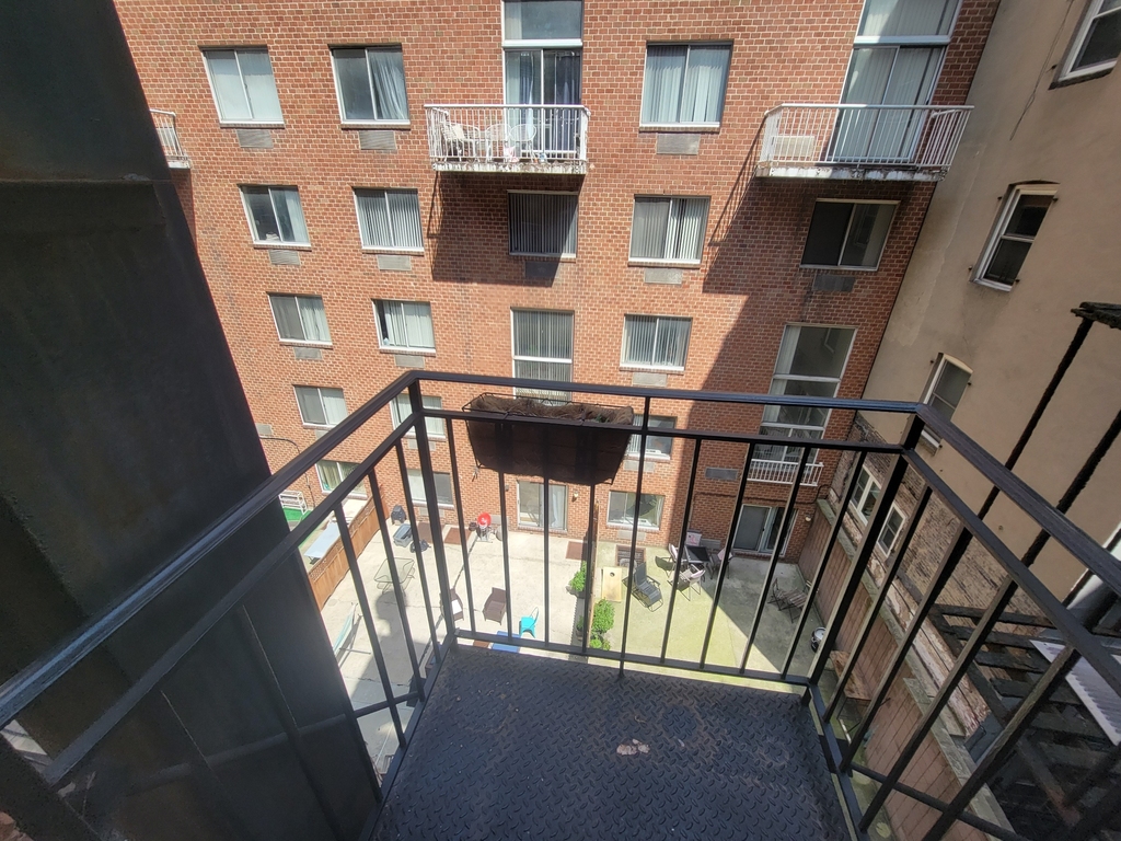 219 East 23rd Street - Photo 6