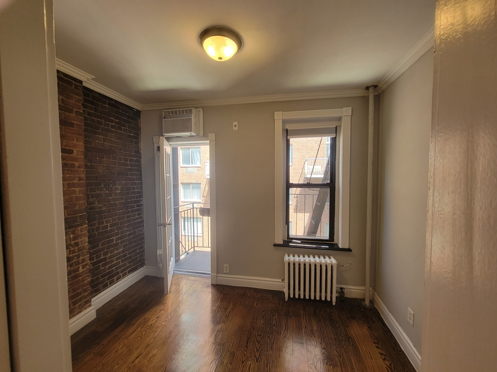 219 East 23rd Street - Photo 4