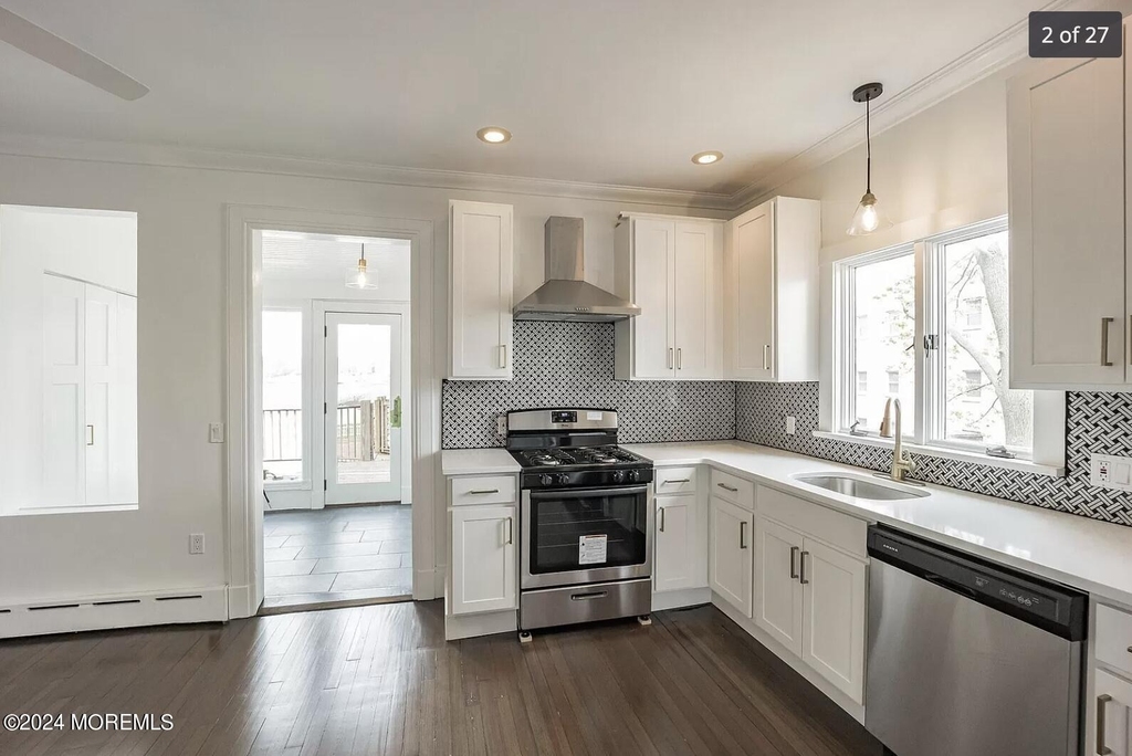 64 Shrewsbury Avenue - Photo 1