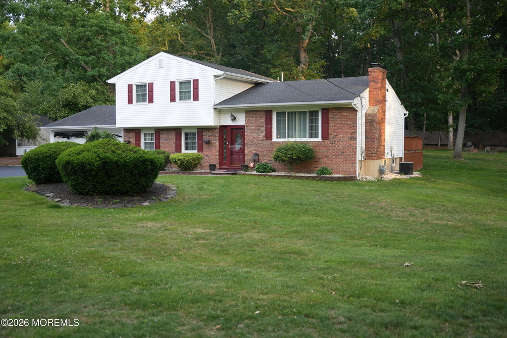 221 New Central Avenue - Photo 2