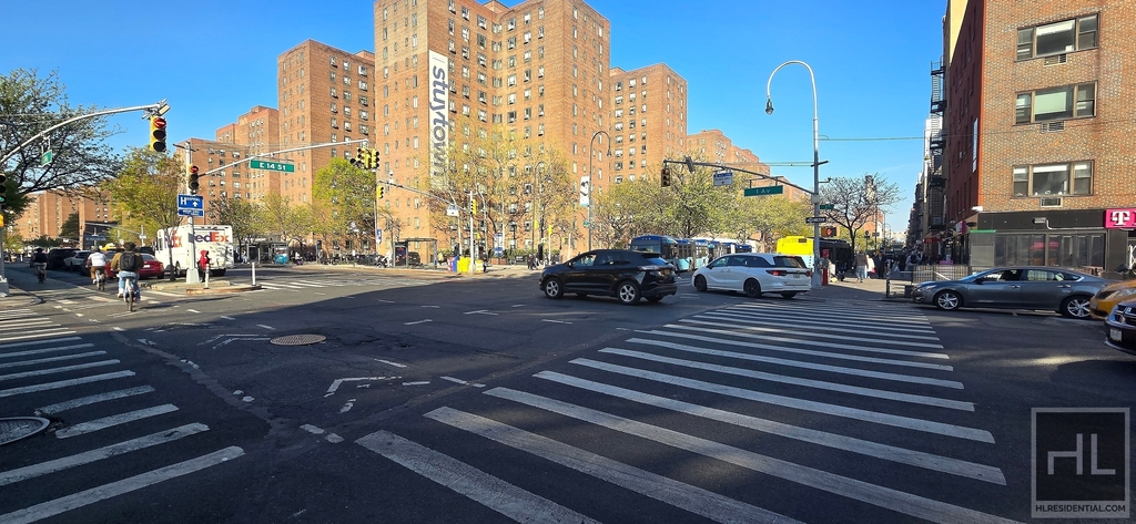 East 14 Street - Photo 0
