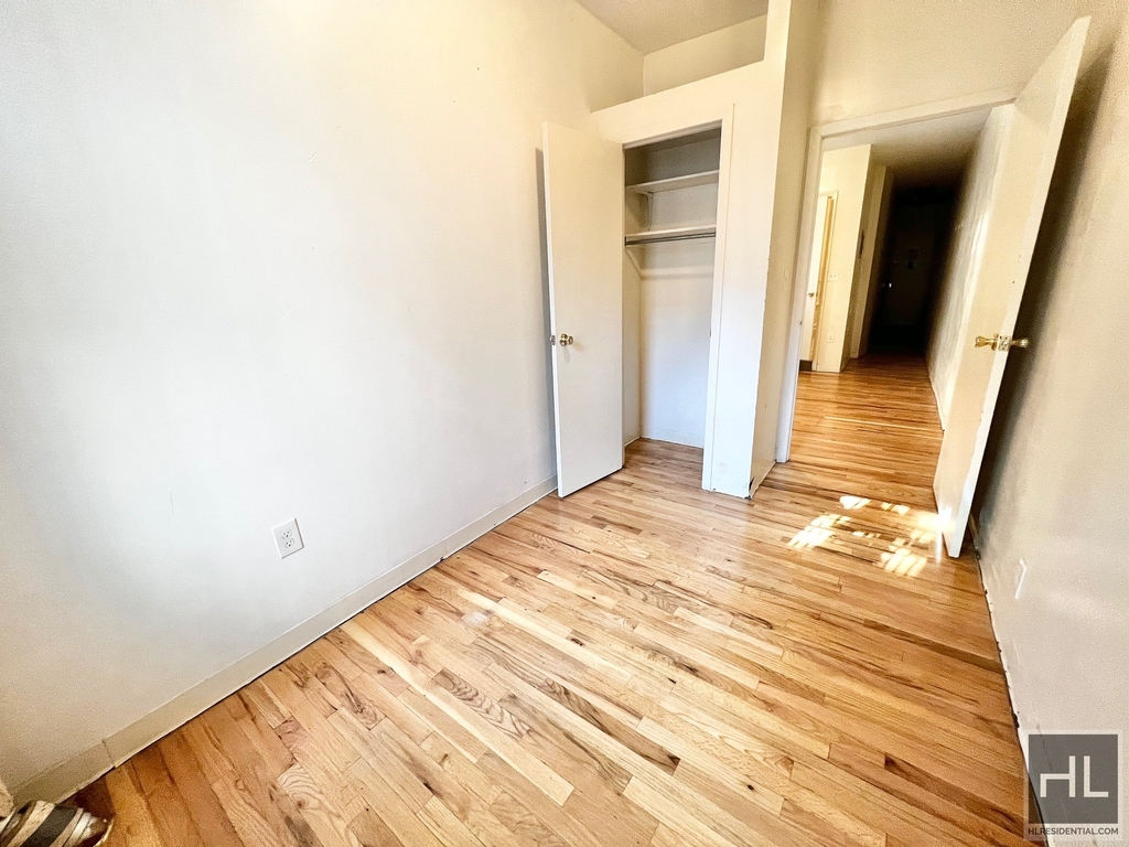 East 14 Street - Photo 1