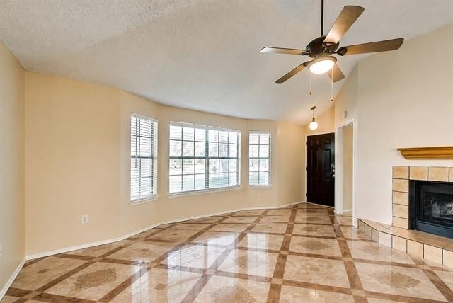 2332 Chestnut Way - Photo 2