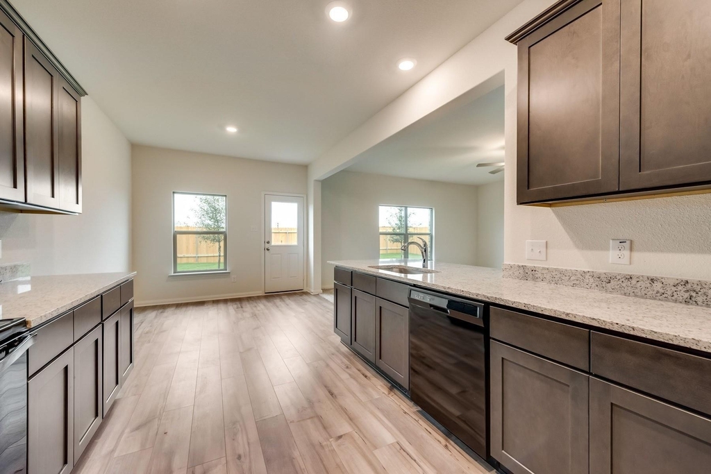 644 Aqueduct Drive - Photo 3