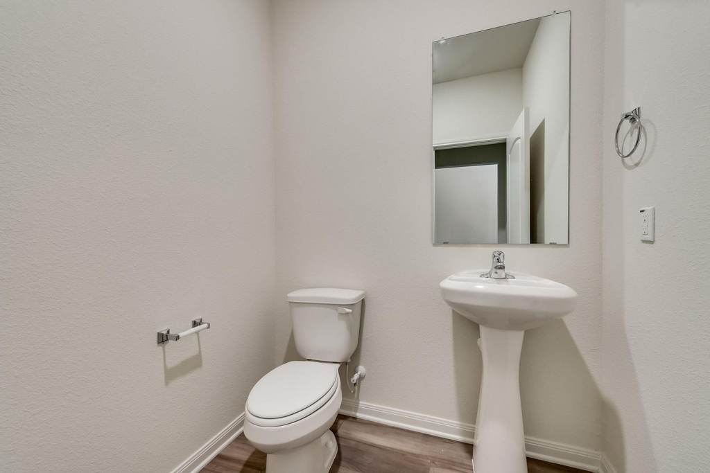 644 Aqueduct Drive - Photo 9