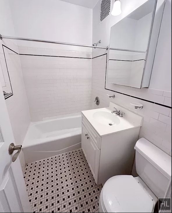 East 84th Street - Photo 3