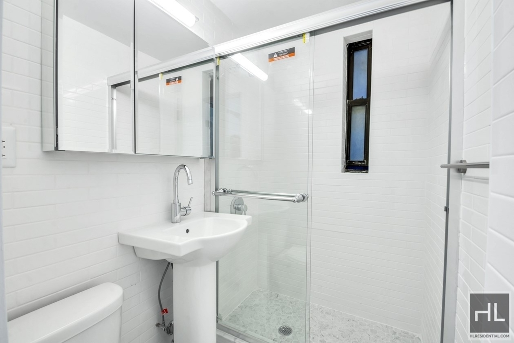 West 49 Street - Photo 6