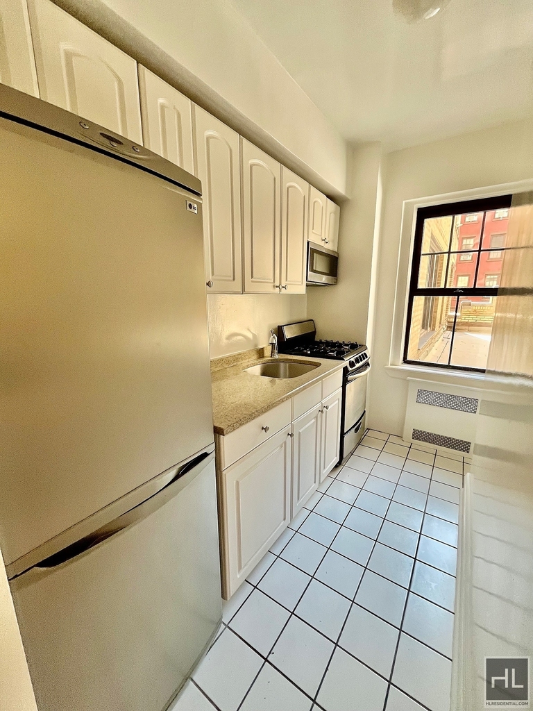 Christopher Street - Photo 3