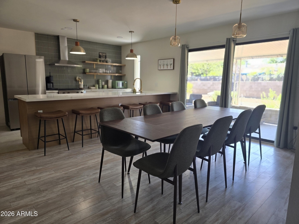 1011 E Ash Drive - Photo 1
