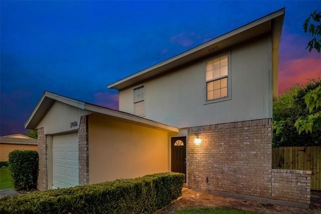2436 Dancy Drive N - Photo 15