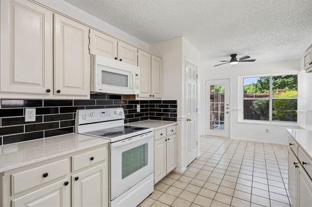 537 Raintree Circle - Photo 7
