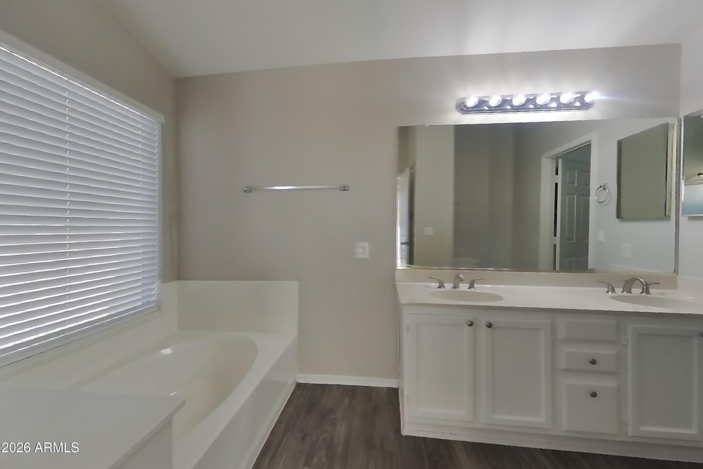 8961 W Kathleen Road - Photo 8