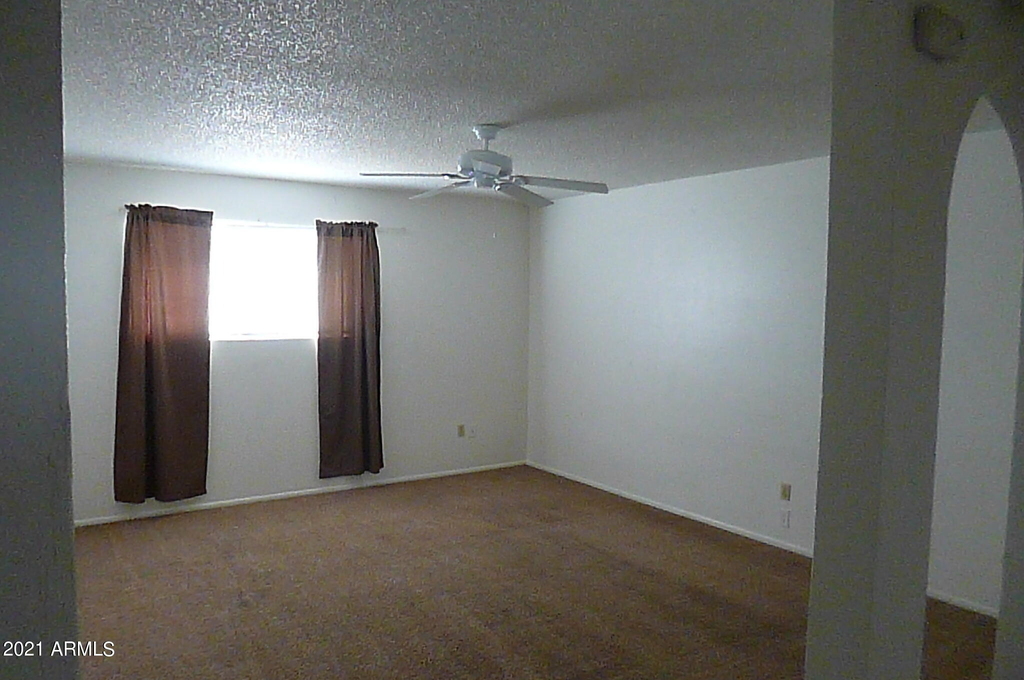 2246 W Corrine Drive - Photo 4